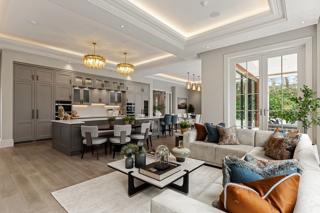 Property photo 2 of 27