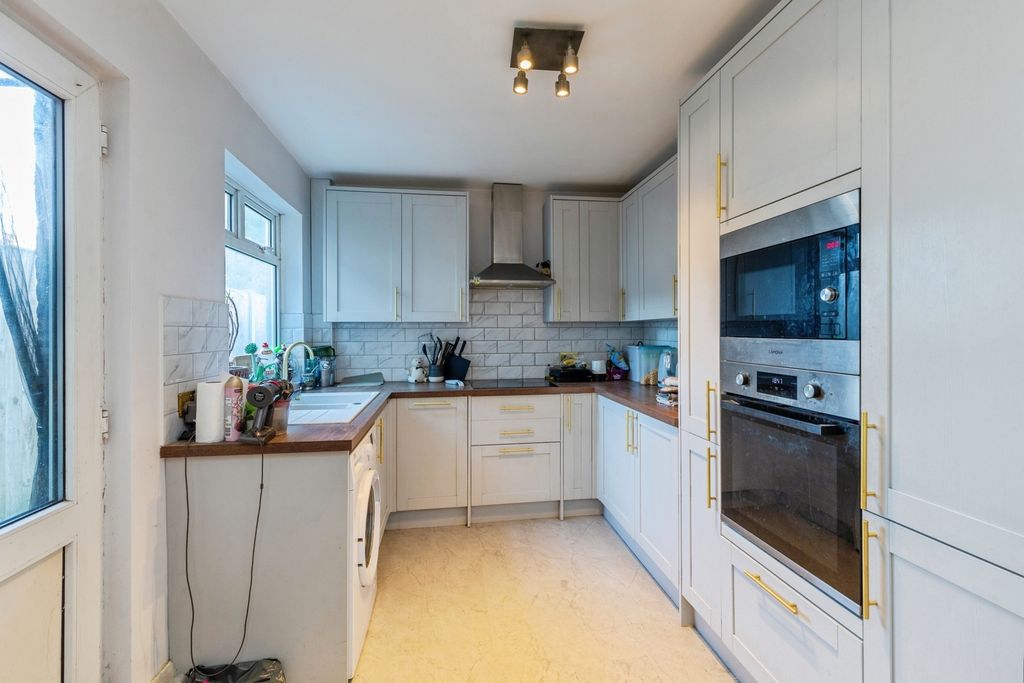 Property photo 2 of 16 Pbox-Img.Jpg