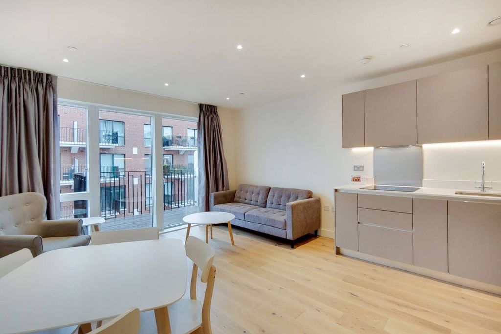 Property photo 2 of 12