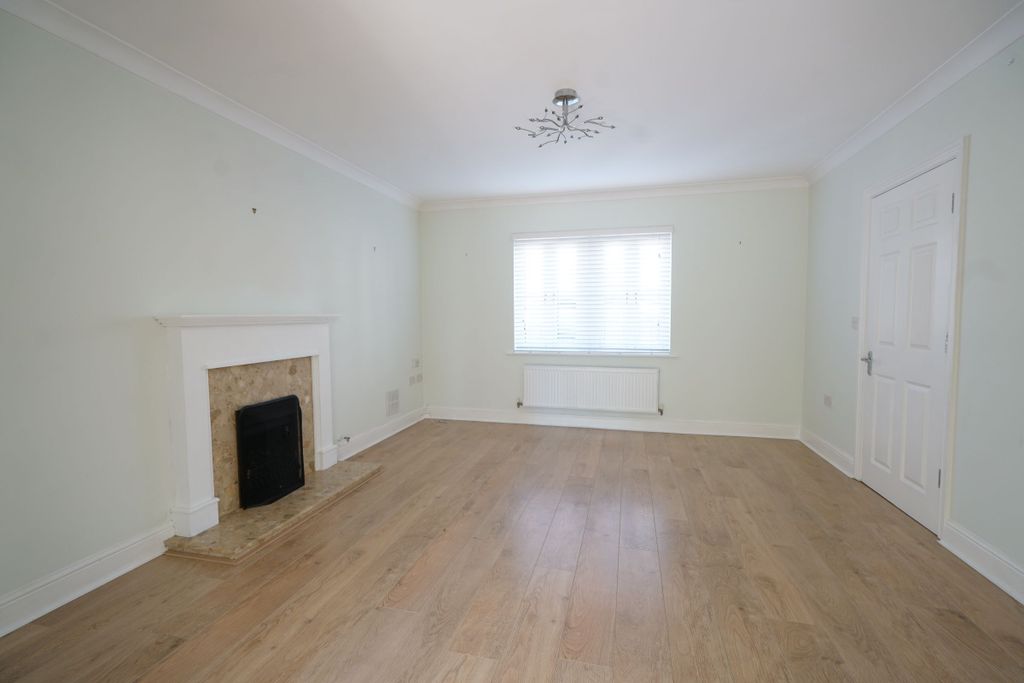 Property photo 3 of 25