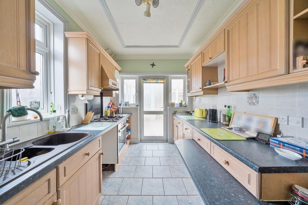 Property photo 2 of 22 Kitchen