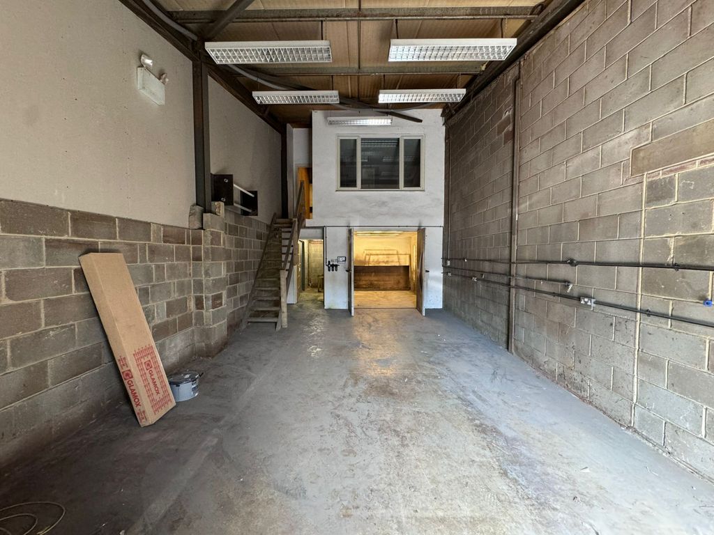 Property photo 3 of 4