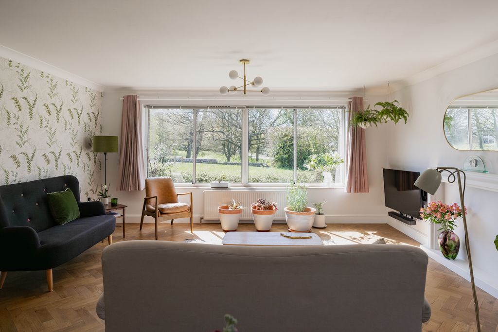 Property photo 1 of 27 338895 - 2 Mariners Court, Aldeburgh-16.Jpg