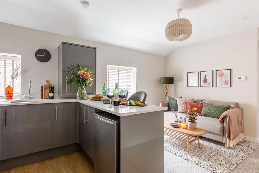 Property photo 3 of 4