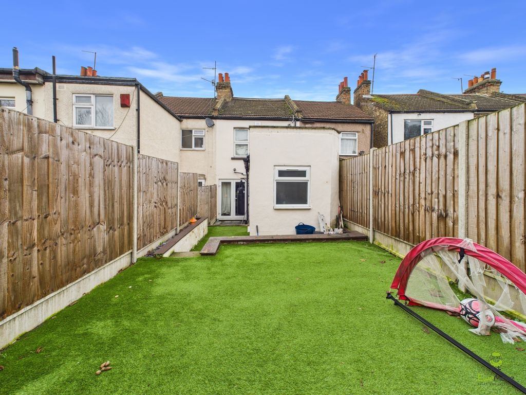 Property photo 3 of 12 Presented By Kevin At Ewemove Bexleyheath And Dart