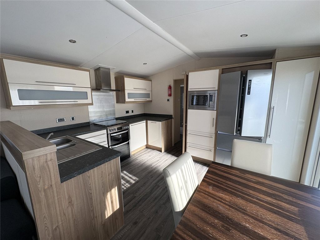 Property photo 3 of 12 Picture No. 08