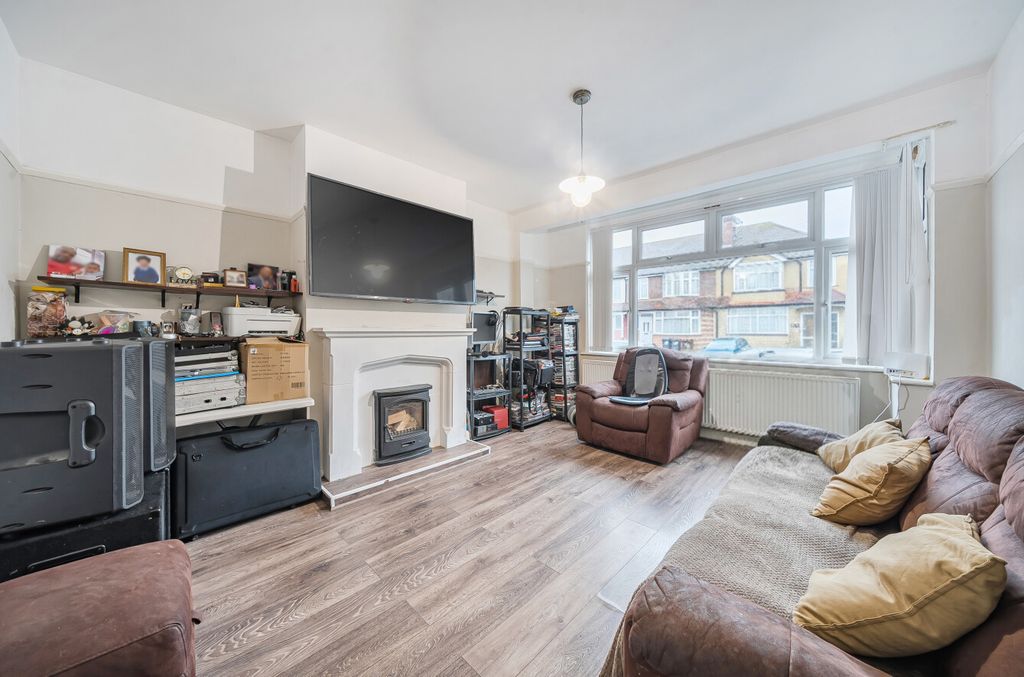 Property photo 2 of 25 1399833-18-69690B...