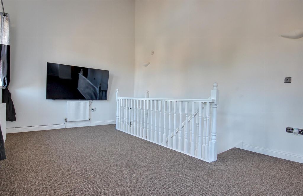 Property photo 2 of 10 5 Westgate (1).Jpg