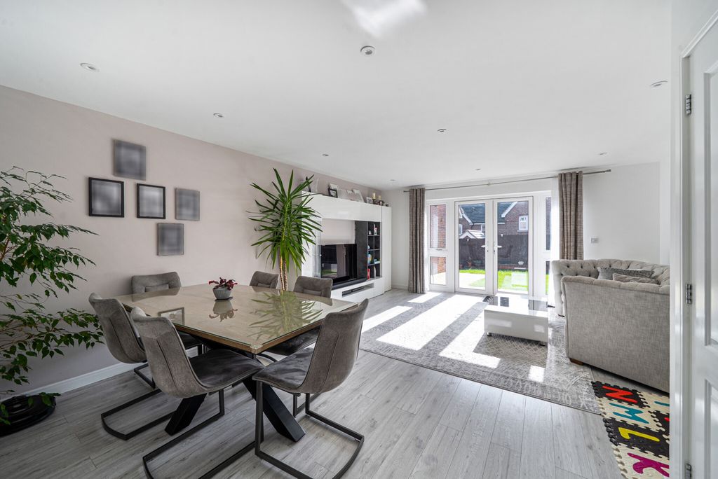 Property photo 3 of 22 1419026-4-699Eead...