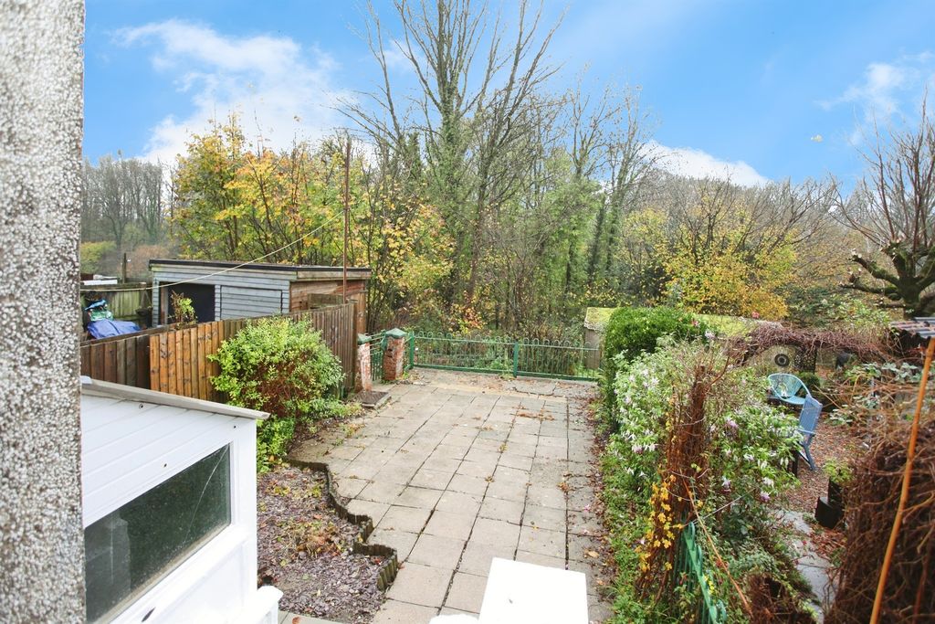 Property photo 2 of 21