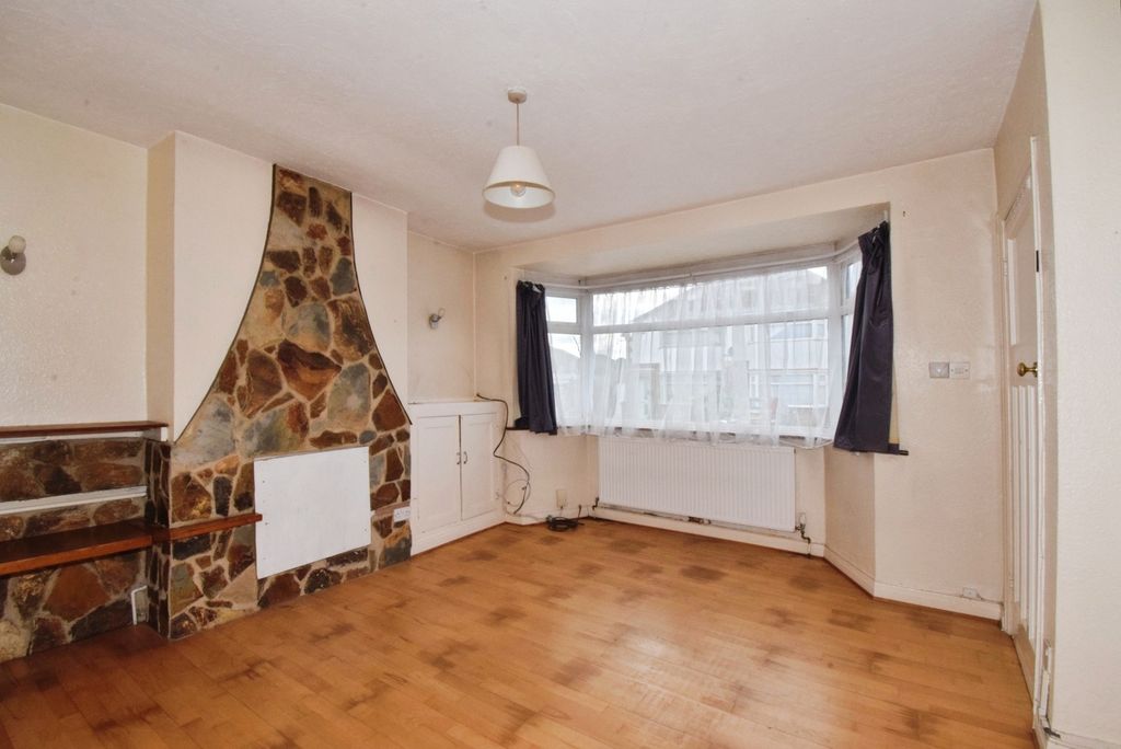 Property photo 3 of 19 Pbox-Img.Jpg