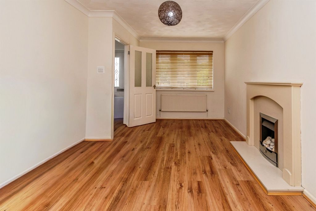 Property photo 2 of 21