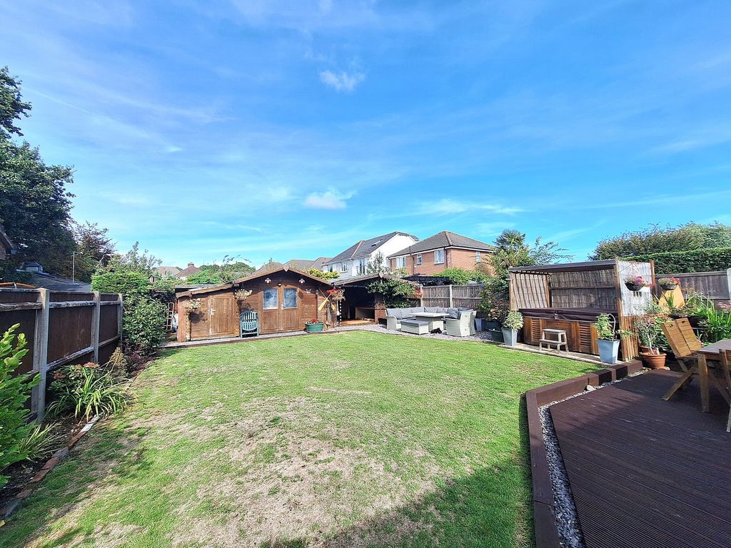 Property photo 2 of 36