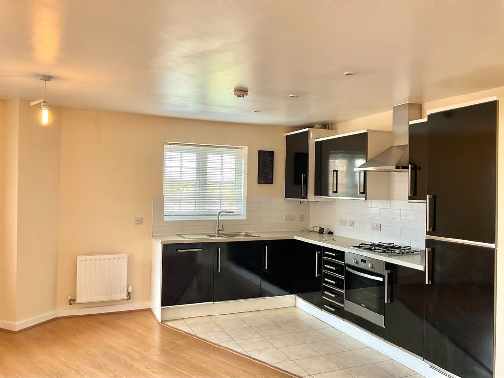 Property photo 1 of 7 Kitchen