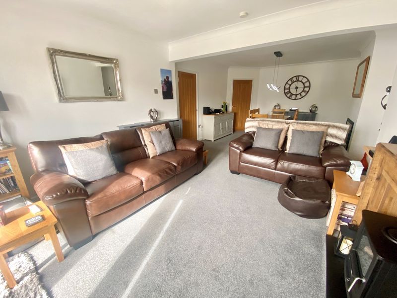 Property photo 2 of 27 Lounge