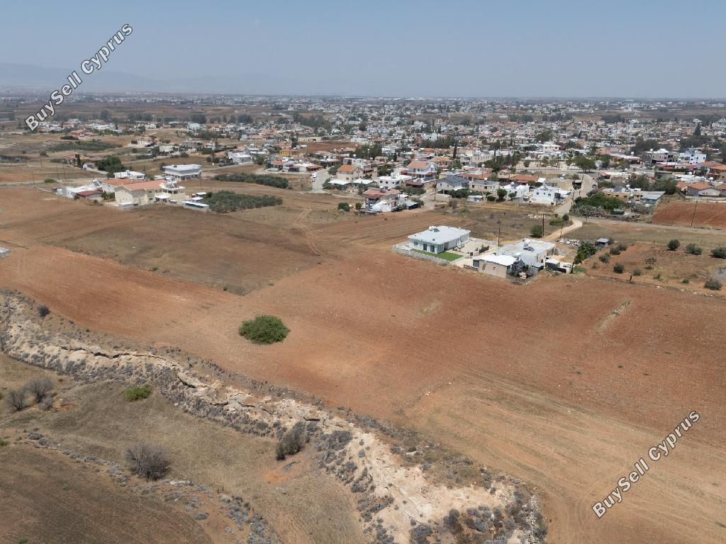 Property photo 2 of 8