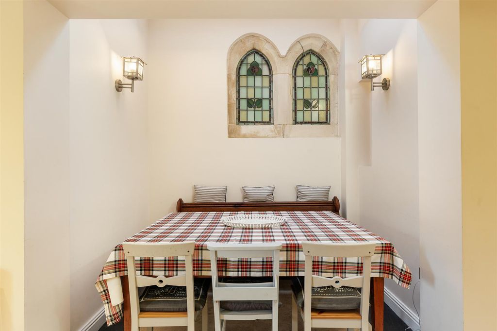 Property photo 3 of 21