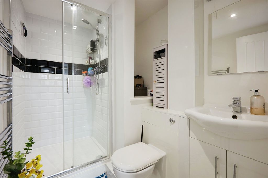 Additional image 10 of 2 bed flat for saleOakfield Street, Blandford Forum DT11