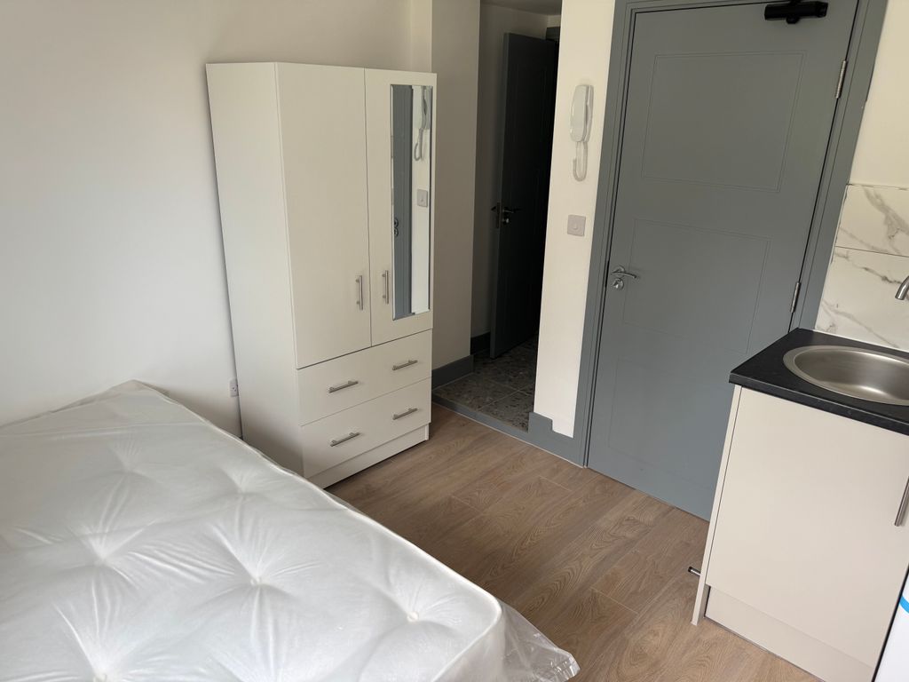 Property photo 1 of 3