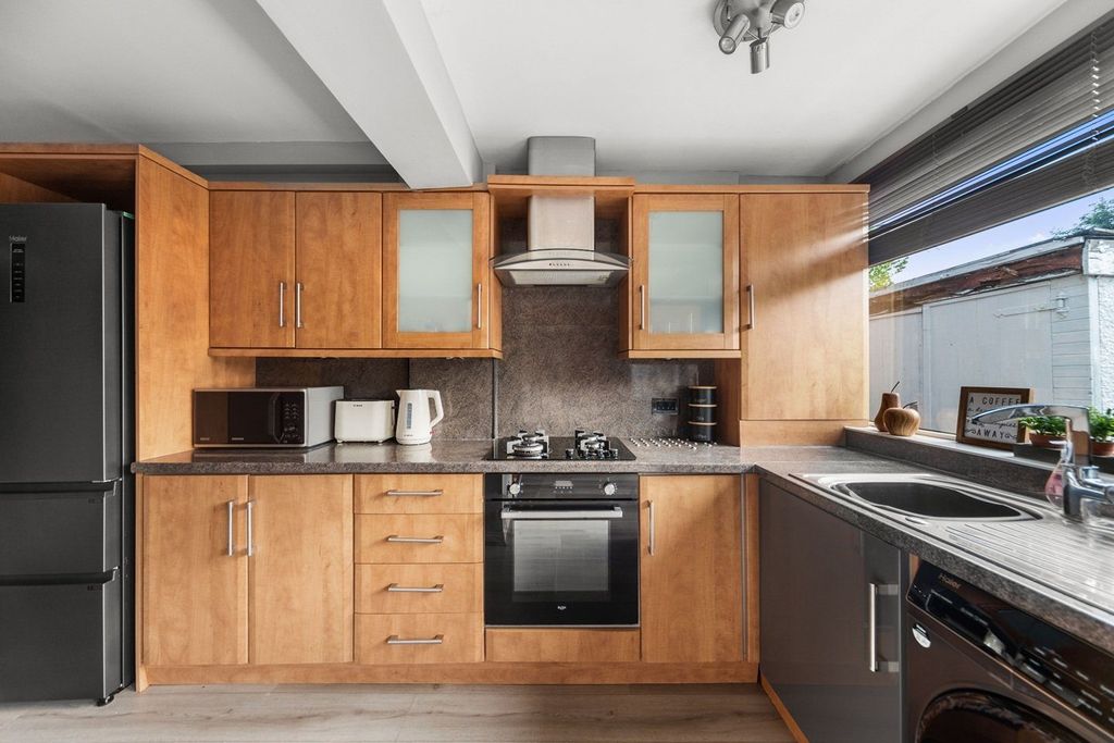 Property photo 3 of 9 Gallery