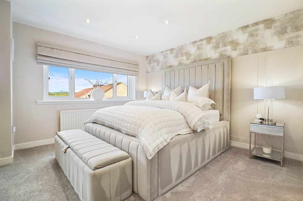 Property photo 2 of 35