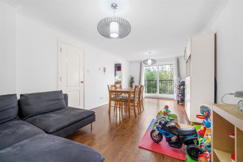 Property photo 3 of 12 Scarbrook Road-13.Jpg