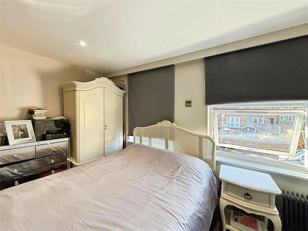 Property photo 3 of 7 Picture No. 06