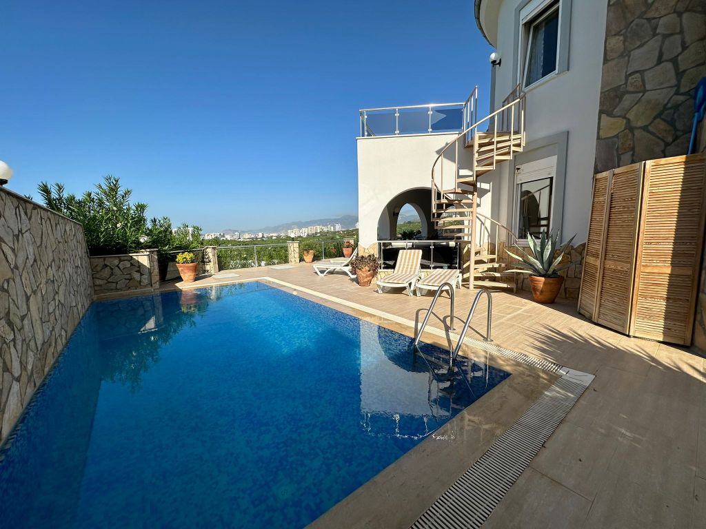 Property photo 1 of 25 Magnificent Property For Sale In Kargicak, Alanya - En Exterior With Complete Privacy And Sea Views