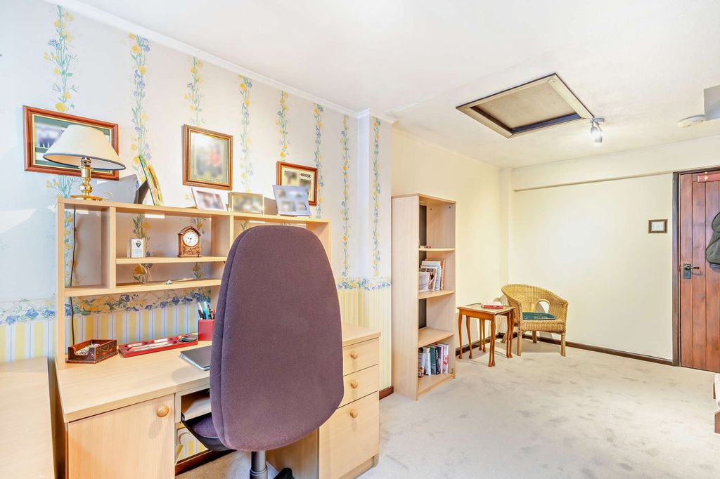 Property photo 3 of 21