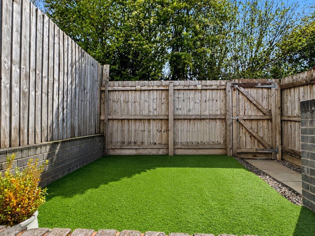 Property photo 2 of 9 Picture No. 18