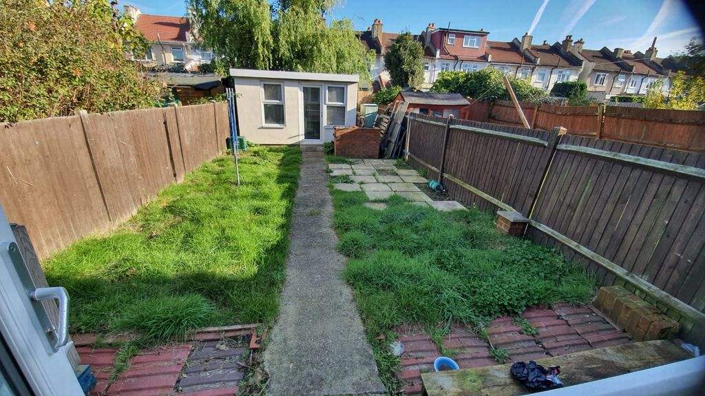 Property photo 2 of 4 Photo 8