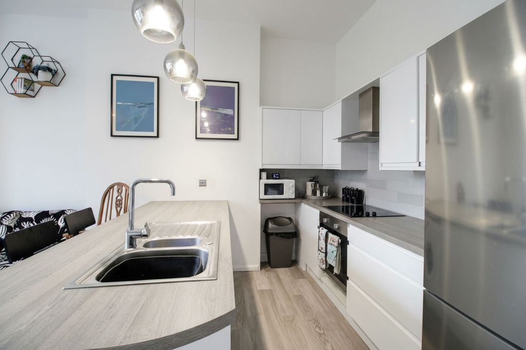 Property photo 2 of 9