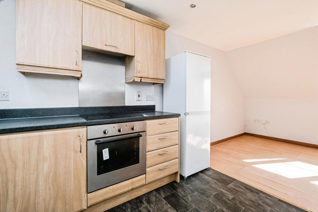 Property photo 3 of 14 Kitchen