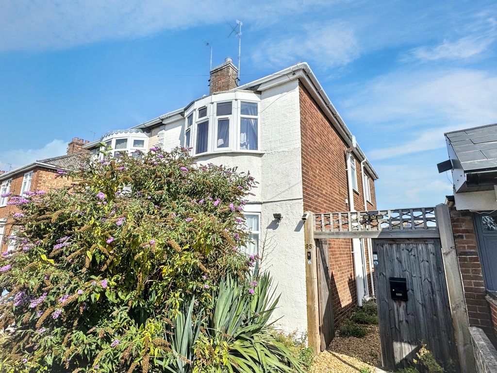 Property photo 2 of 21