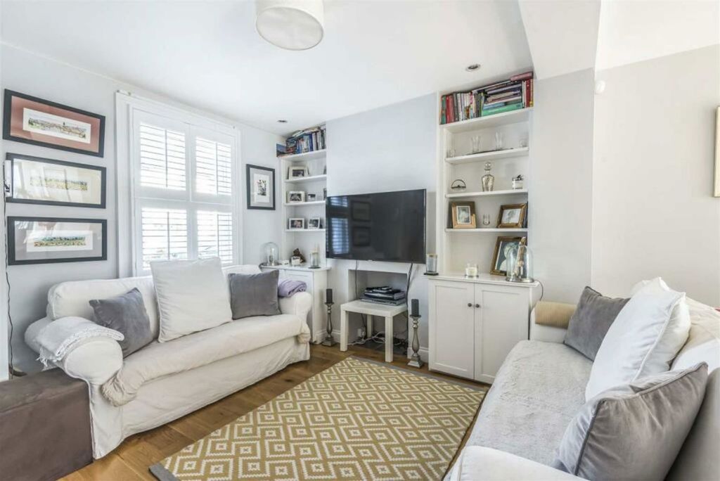 Property photo 2 of 7