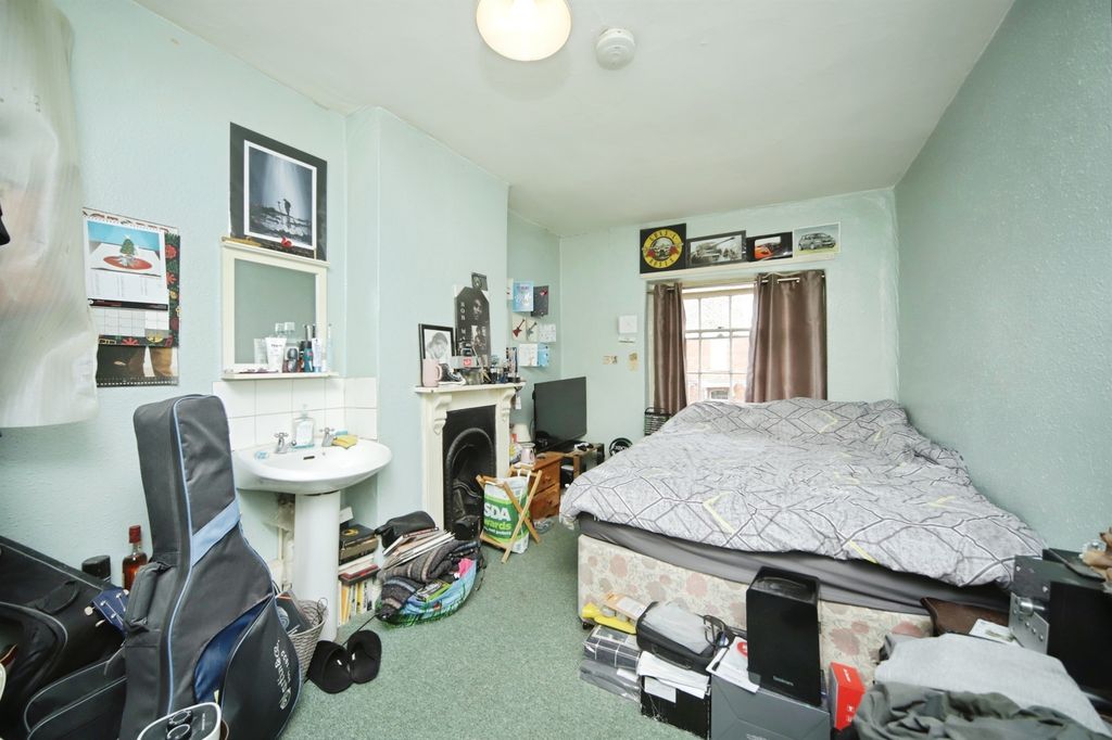 Property photo 3 of 17