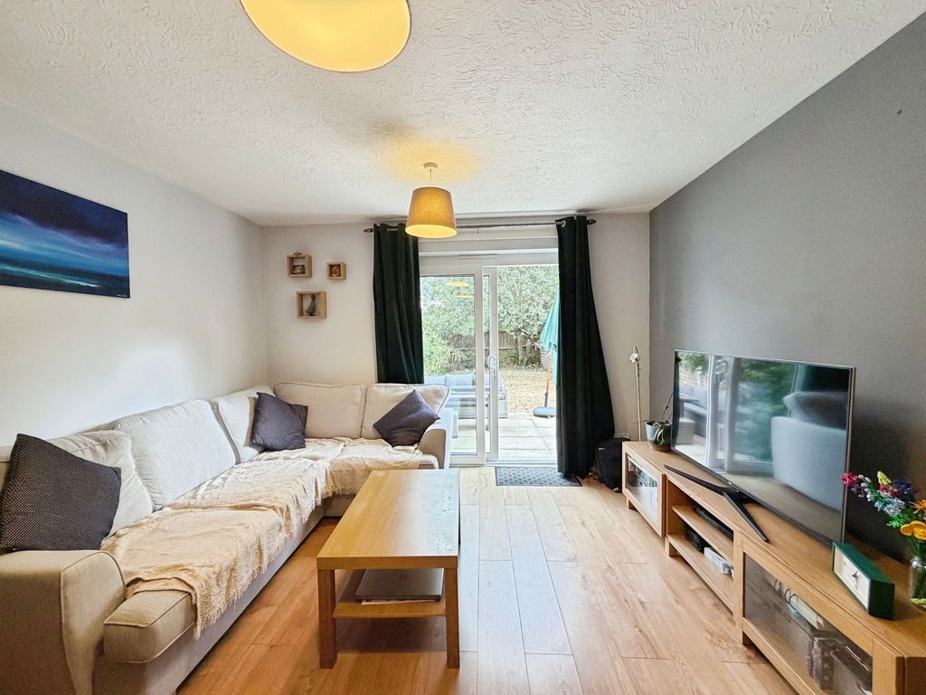 Property photo 3 of 12 Pbox-Img.Jpg