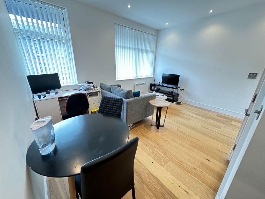 Property photo 2 of 9 4949141