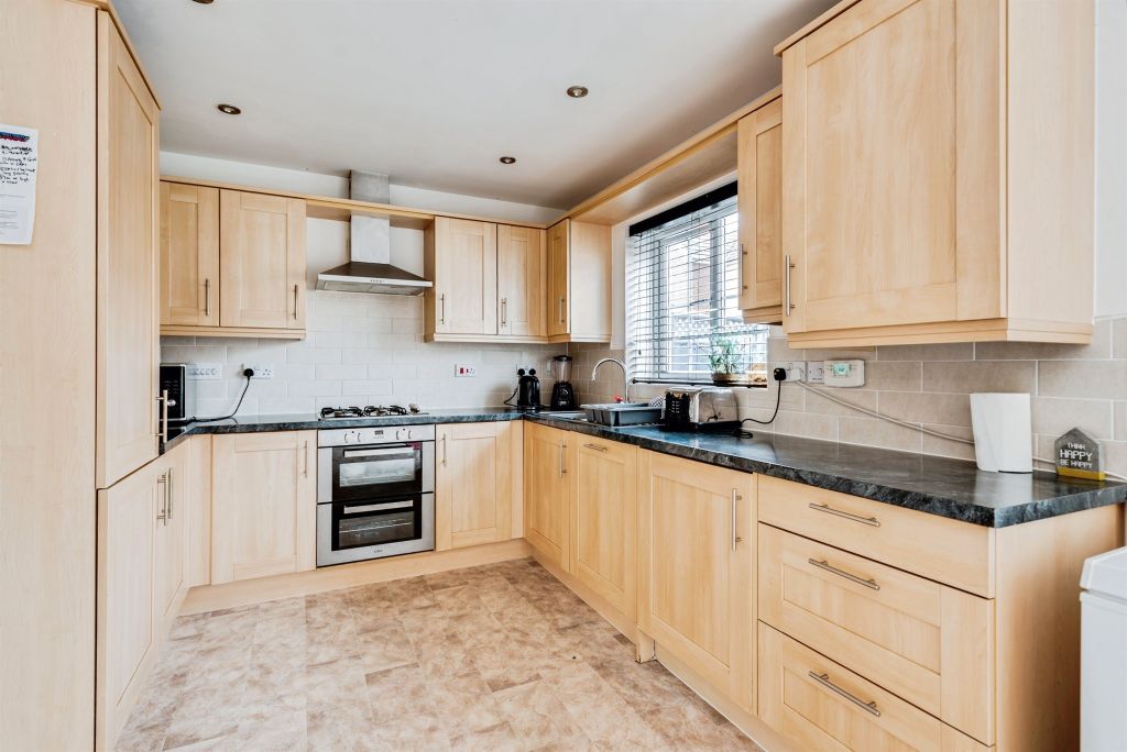 Property photo 3 of 11