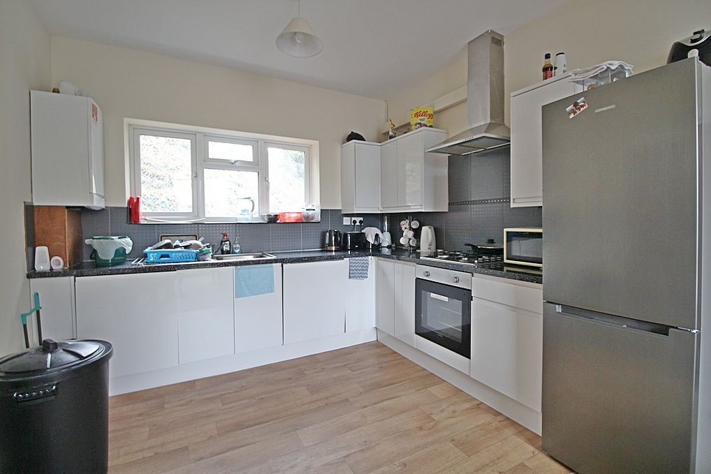 Property photo 3 of 5 Kitchen