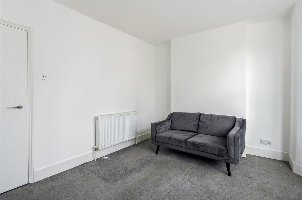 Property photo 3 of 13 Bedroom