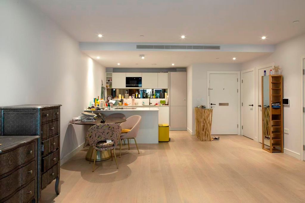 Property photo 1 of 8