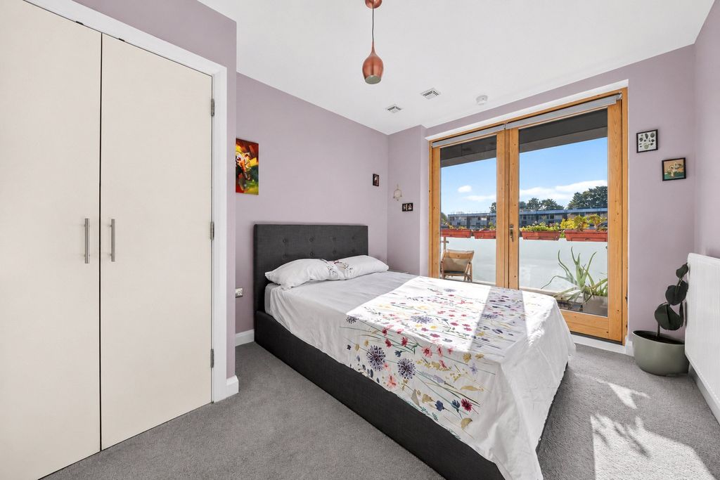 Property photo 2 of 12 Picture No. 25
