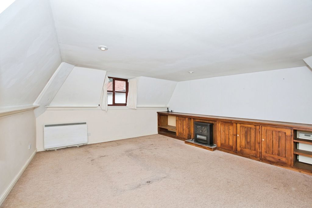 Property photo 2 of 17 Photo