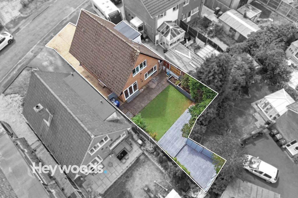 Property photo 2 of 32