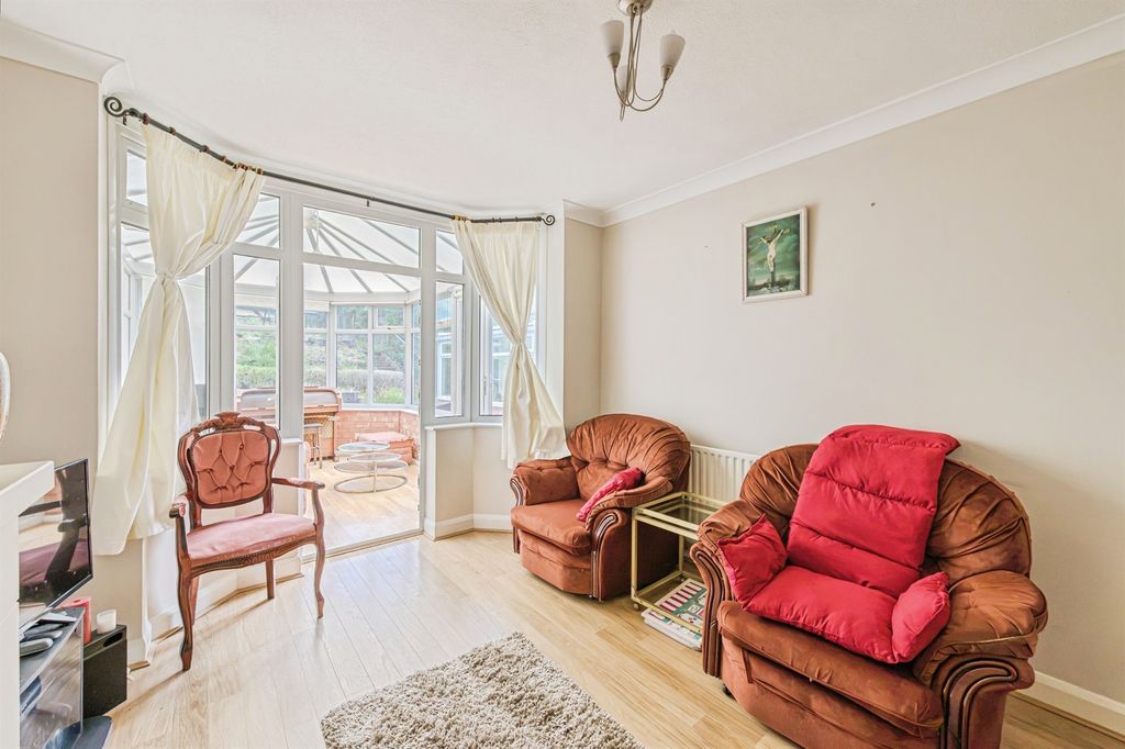 Property photo 3 of 19