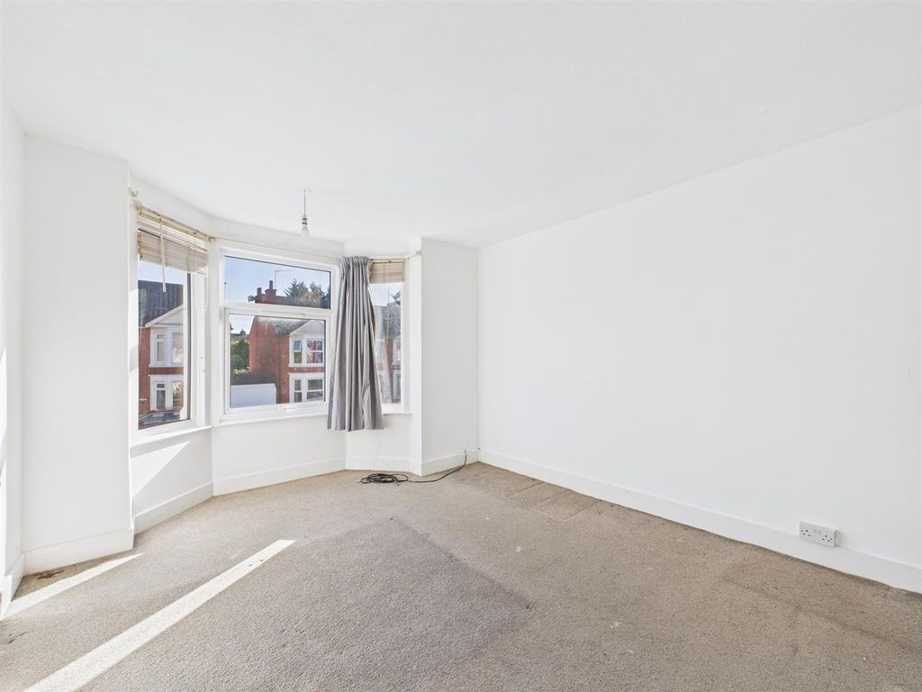 Property photo 3 of 11 Cam03736G0-Pr0197-Still004.Jpg