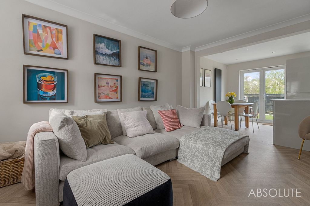 Property photo 3 of 21