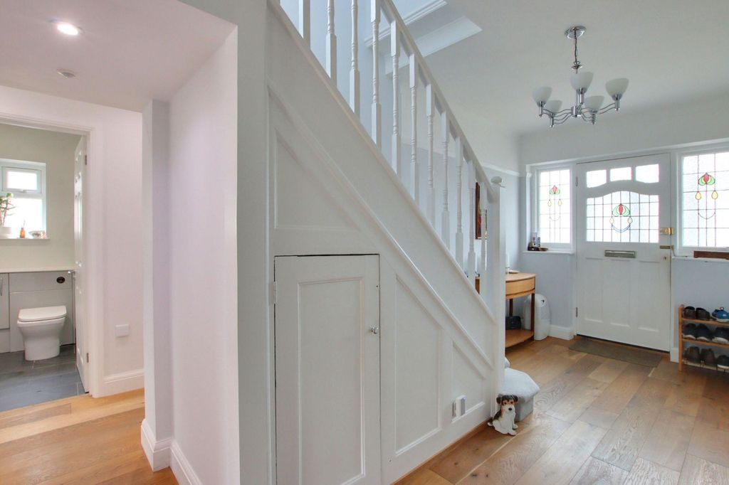 Property photo 2 of 17