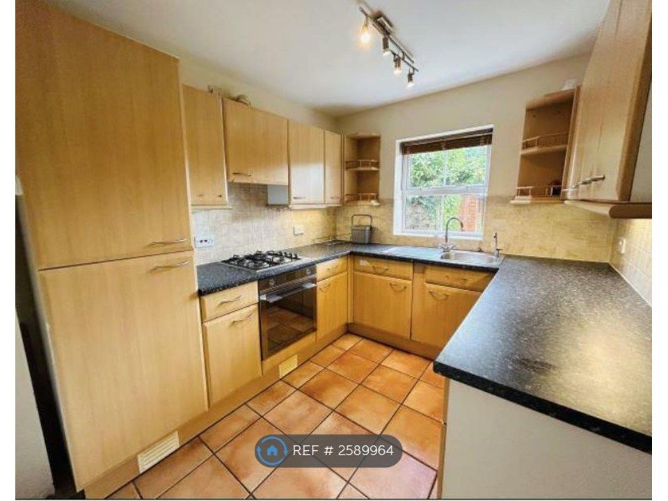 Property photo 3 of 6 Kitchen